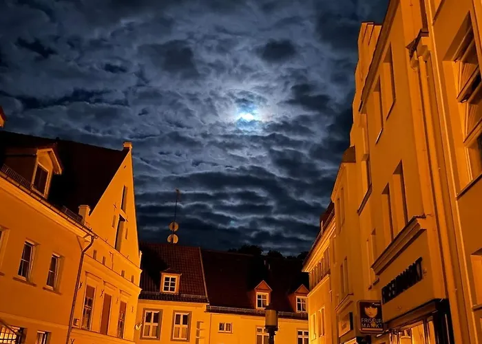 Mit Grosser Dachterrasse Im Herzen Greifswalds