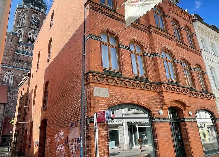 Mit Grosser Dachterrasse Im Herzen Greifswalds